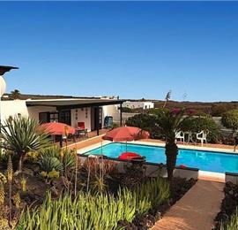 4 Bedroom Villa with Pool in Macher, Sleeps 8-10 